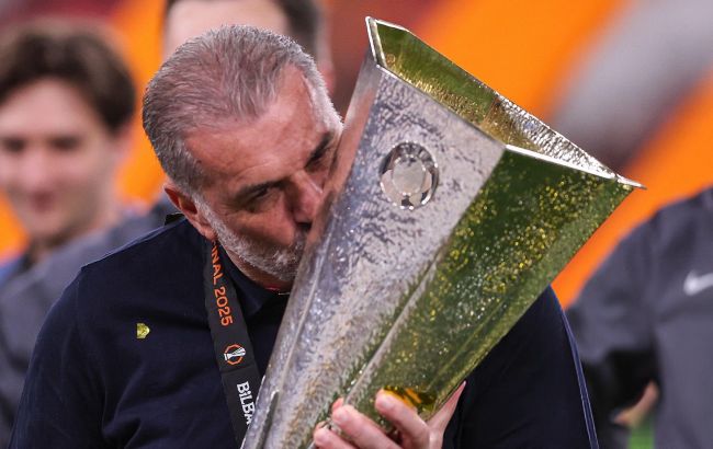 Лишь пятый в истории: тренер "Тоттенхэма" после триумфа в Лиге Европы попал в почетный список