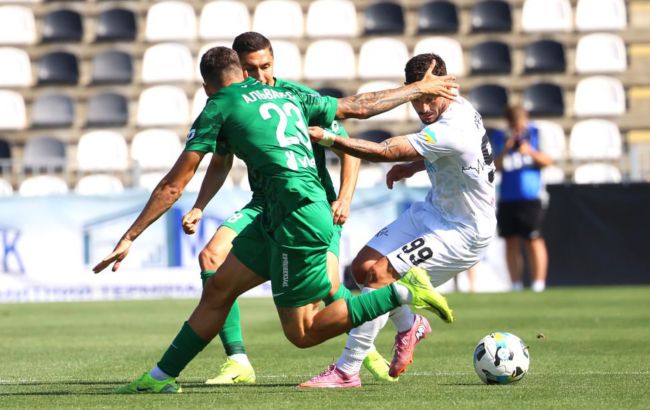 УПЛ. Краснопір урятував "Карпати" в другому матчі поспіль: "Колос" не встояв у меншості (відео)