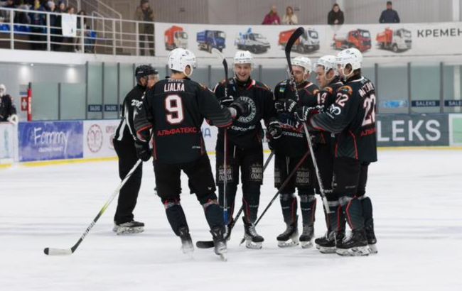 Чемпіон України розтрощив суперника та вийшов у лідери в хокейному Континентальному кубку