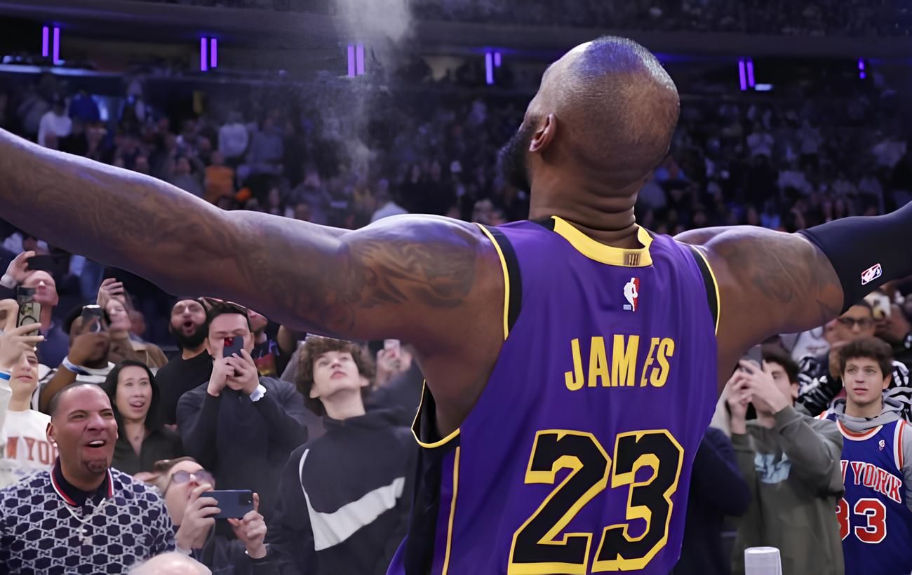 Леброн Джеймс гучно повернувся в НБА та на очах Михайлюка встановив унікальний рекорд (відео)