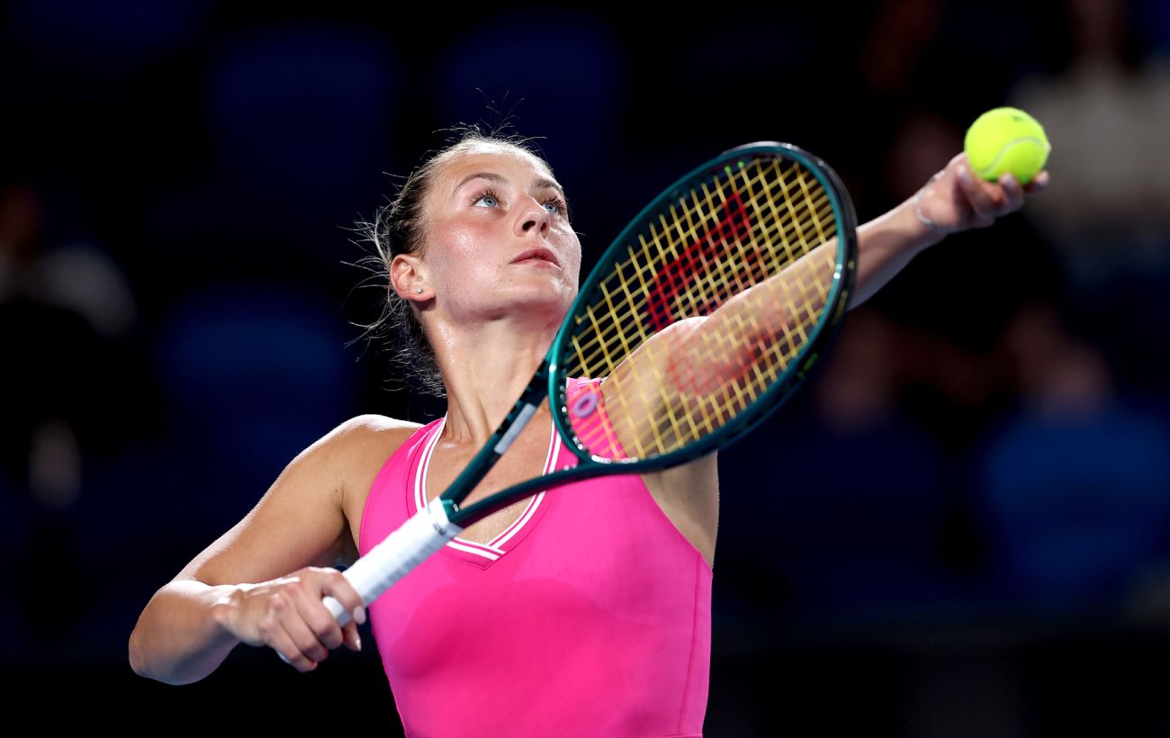 Костюк з чотирилапим "асистентом" розпочала підготовку до сезону: кумедні кадри потрапили на відео