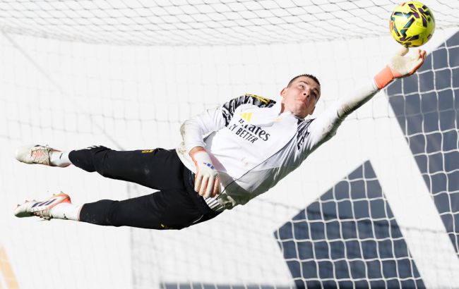 Лунин сыграет в стартовом составе первый матч после отставки Алонсо: официальная заявка "Реала"