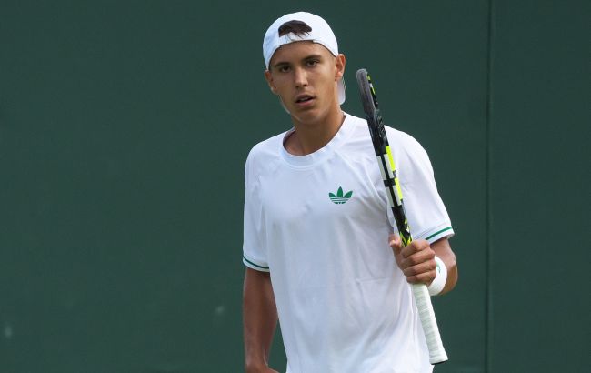 "Герой" мовного скандалу відрікся від України: 17-річний екслідер тенісного рейтингу змінив прапор