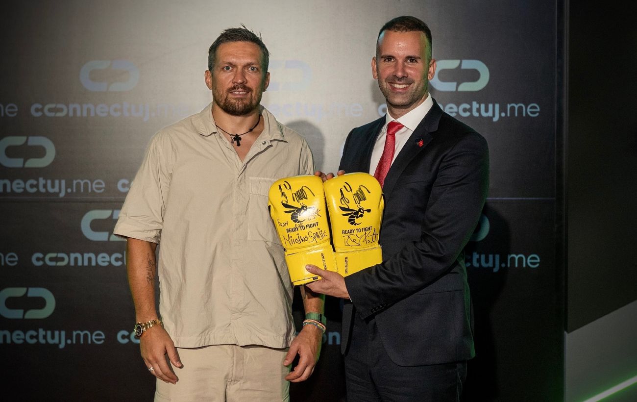 Усик встретился с лидером европейской страны и продал пояс WBC
