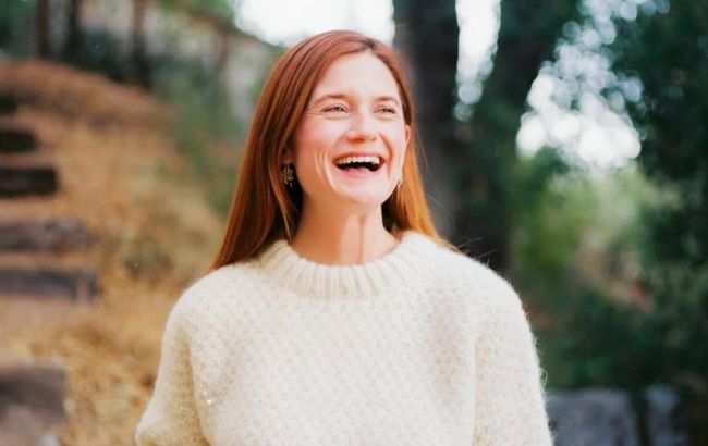 Джинни Уизли из "Гарри Поттера" во второй раз станет мамой: нежное фото с животиком