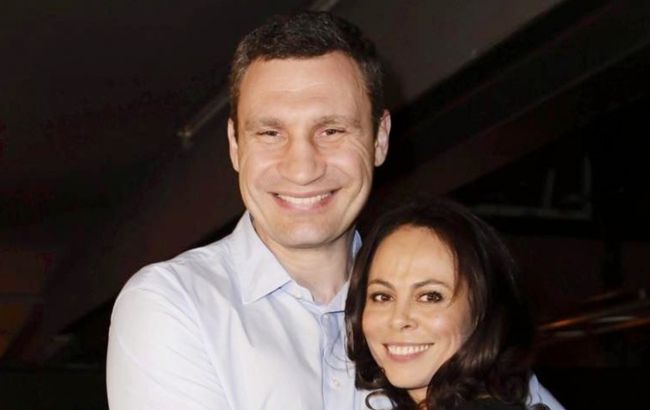 Ексдружина Кличка вперше за довгий час приїхала до України: фото з Києва