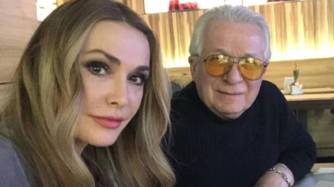 Пішенде жалаңаш Арық түрік әйел массаж секс Кимер