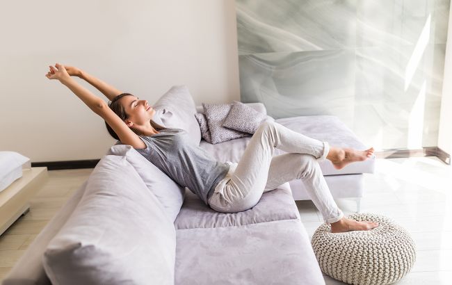 Ці поради допоможуть охолодити кімнату без кондиціонера чи вентилятора