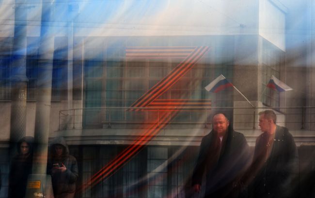 Москва намагається знайти гроші за кордоном для затяжної війни з Україною, - британська розвідка