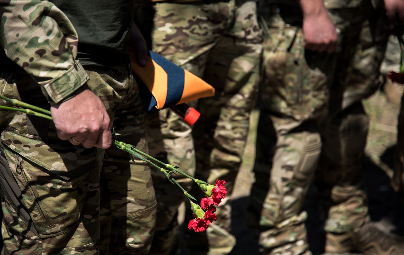 Почесті без поховання: в Україні з'явився новий ритуал прощання із загиблими воїнами