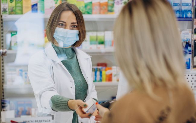 Украинцам объяснили, могут ли родные получить "Доступные лекарства" в аптеке по е-рецепту вместо пациента