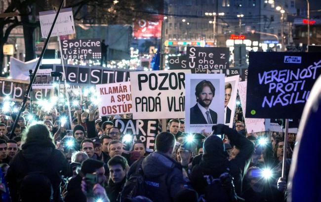 Протести у Словаччині: мітингувальники вимагають дострокових виборів