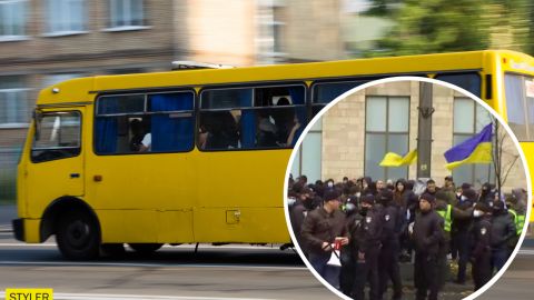 У Києві перевізники заблокували дорогу: вимагають скасувати перевірки COVID-сертифікатів