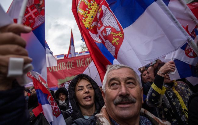 В Сербии пророссийские "активисты" угрожают беспорядками в случае сближения с Косово