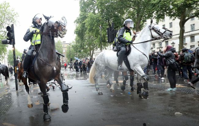 У Лондоні акції проти расизму закінчилися сутичками з поліцією