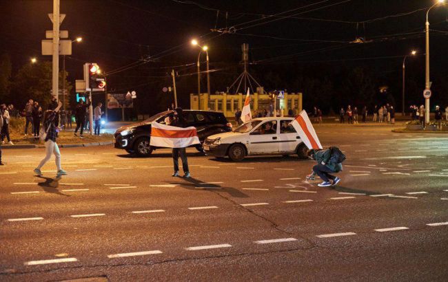 В беларусском Гродно государственный телеканал вел прямую трансляцию протестов
