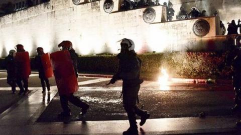 В Афінах поліція застосувала проти протестувальників сльозогінний газ