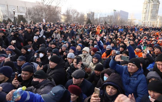 Опубликованы "требования" митингующих к властям в Казахстане. В списке и Украина