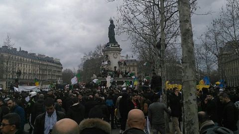 Во Франции протестовали против президента Алжира