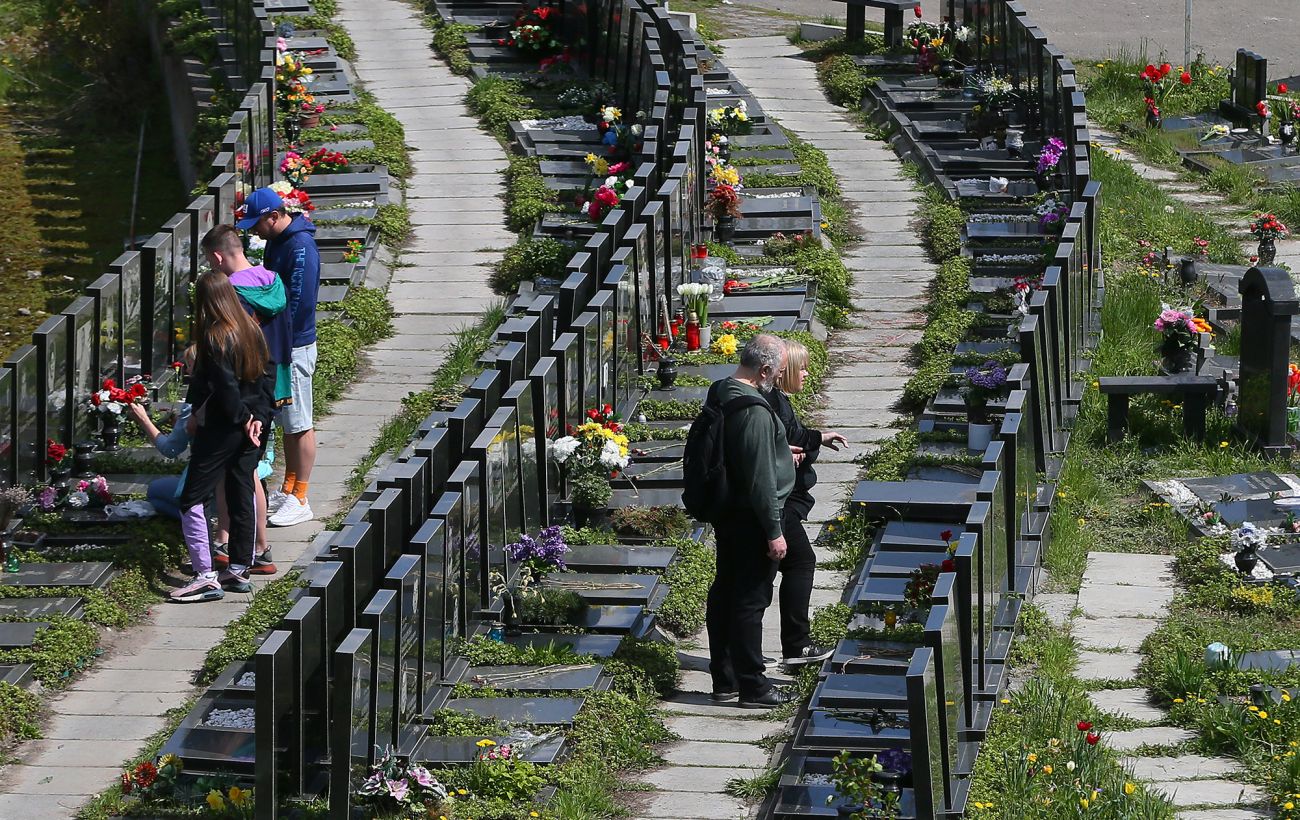 На Проводи ніяких сліз? Чим Радониця відрізняється від поминальних субот - відповідь священника