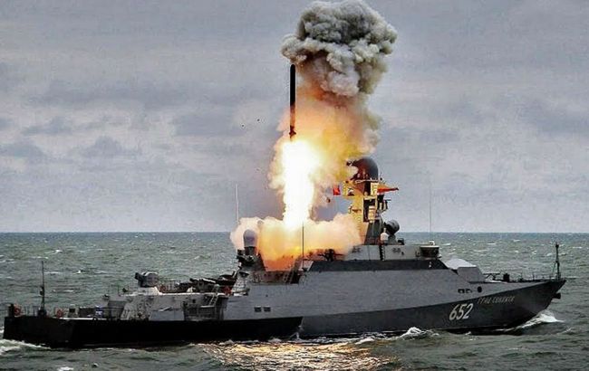 РФ уменьшила количество ракетоносителей в Черном море, но угроза из-за "Калибров" остается