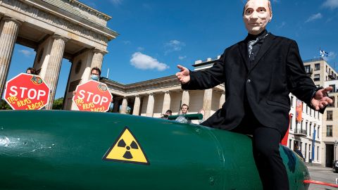 Россия разрабатывает спутник, способный нести ядерное оружие, - разведка США