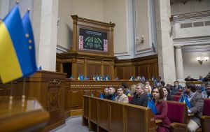 Провал закону про посилки: до чого це може призвести і які сценарії є в України