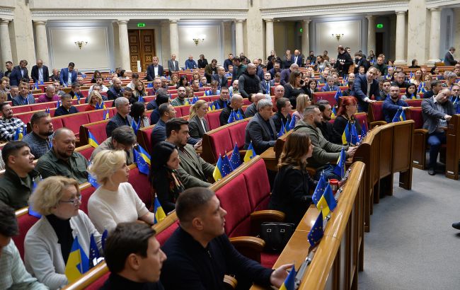 У Верховній Раді заперечили, що депутати пішли на 26-денні "канікули"