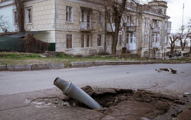 Пожежа в бібліотеці та вибиті вікна. У Миколаєві ліквідовують наслідки обстрілу РФ