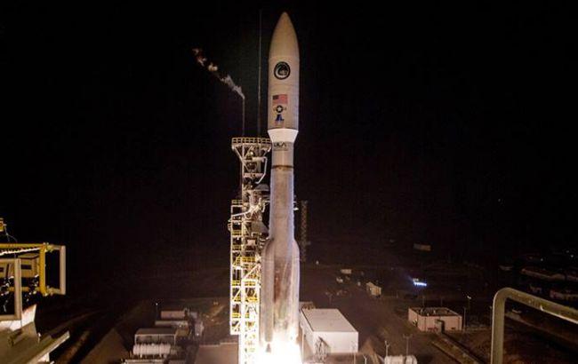 В США запустили ракету-носитель Atlas V с двумя военными аппаратами