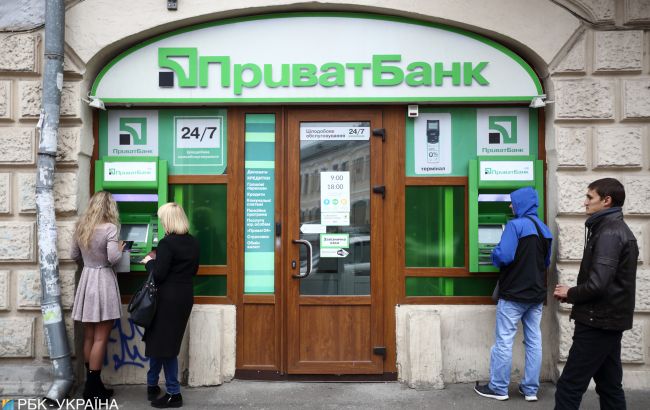 Украинец потерял немалую сумму из-за "перезагрузки" банкомата: что сказали в ПриватБанке