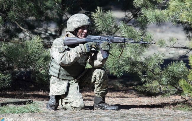Боевики на Донбассе применили гранатометы и беспилотник, ранен военный