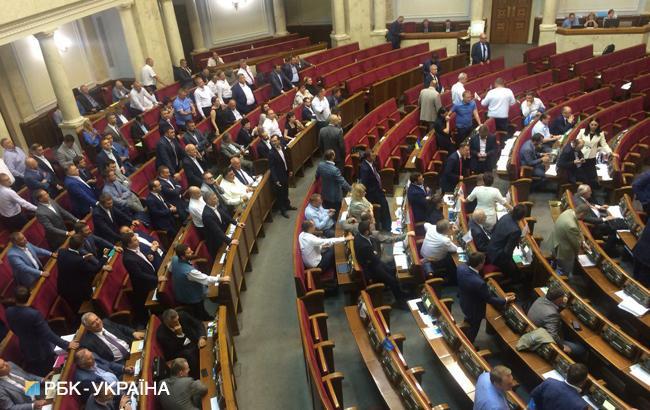 В октябре 54 депутата пропустили 90% голосований Рады, - КИУ