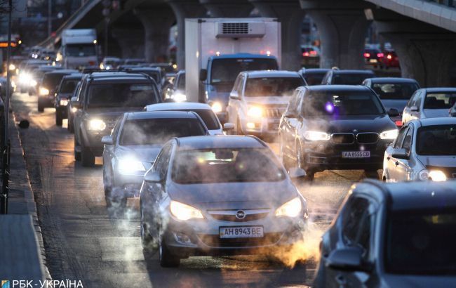 Через забруднення повітря КМДА закликала власників авто пересісти на громадський транспорт