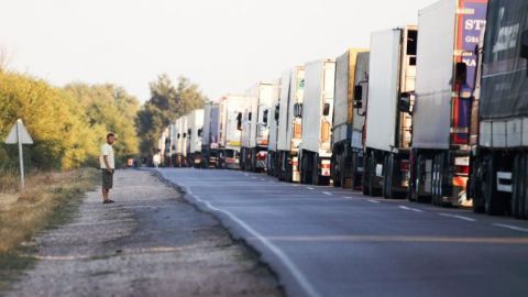 В Нью-Йорке нашли грузовики с десятками тел