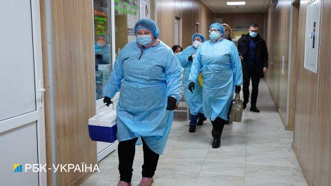 В Украине запускают центры вакцинации людей из листа ожидания: первые откроют в крупных городах