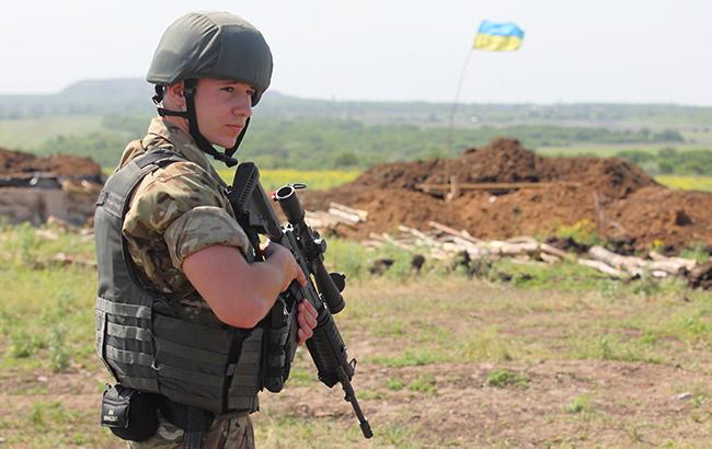 На Донбасі за добу поранено одного українського військового