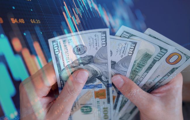 Доллар и евро продолжают откат: курс на 31 марта и законна ли комиссия за переводы