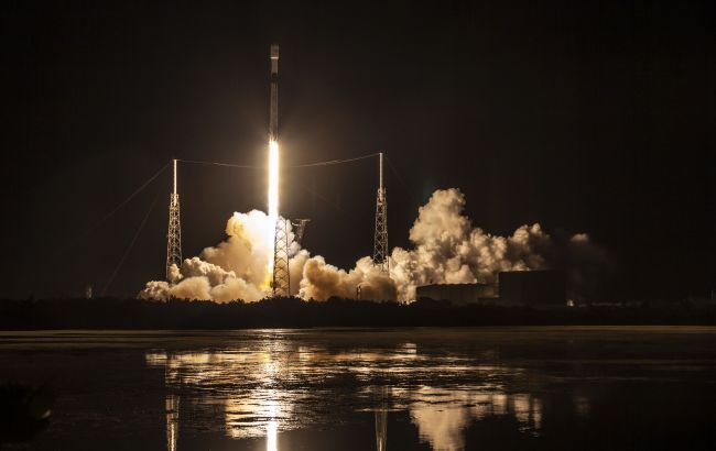 SpaceX вывела на орбиту новую партию интернет-спутников