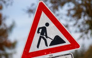 Міст на Берестейському проспекті Києва частково закритий для пішоходів до осені (схема обходу)
