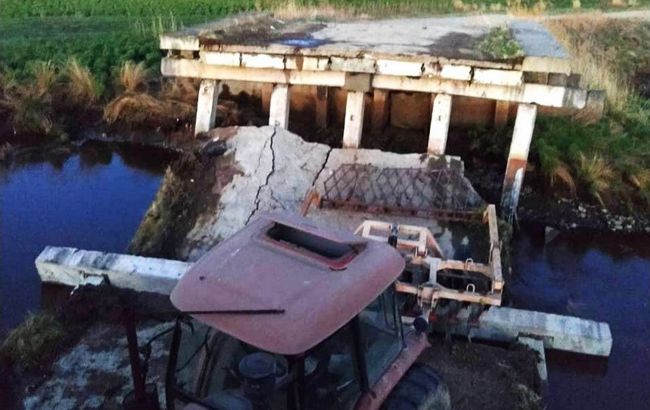 В России обрушился мост в районе военных учений, пострадали 20 человек