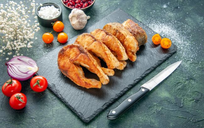 Идеальная корочка и море сока: как пожарить рыбу с помощью пергамента