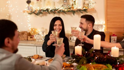 Какой алкоголь можно позволить себе в новогоднюю ночь: три оптимальных варианта