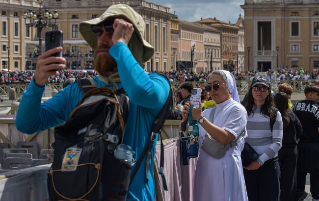 В Ватикане отключат мобильную связь во время конклава по избранию нового Папы