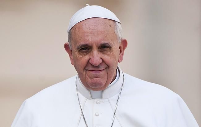 Папа Римский впервые провел воскресную проповедь по видеотрансляции