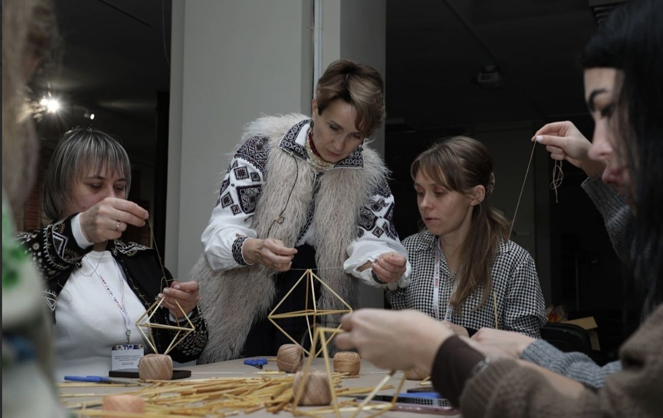 Українські вчителі зможуть відтворити традиційне Різдво у своїй школі: деталі проєкту