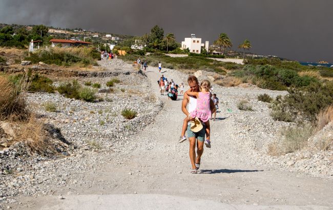 Греція підвищила рівень загрози через лісові пожежі