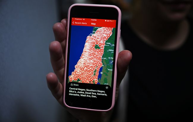 Іран атакував Ізраїль ракетами: ППО працює на перехоплення