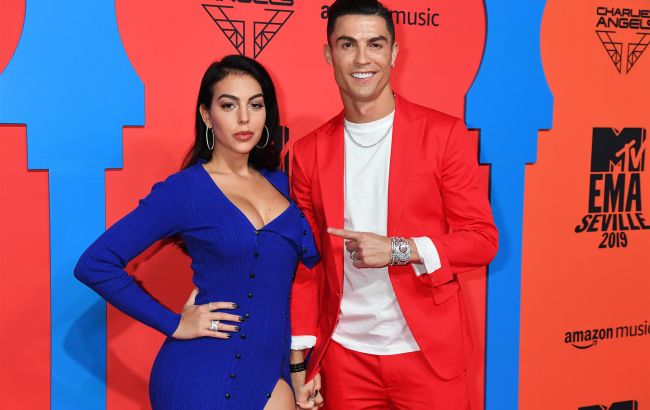 Роналду та Джорджина заручилися: фото розкішної каблучки