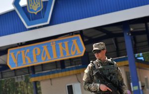 Польща передумала закривати на літо популярний пункт пропуску з Україною
